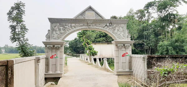 এই সেই গেইট, যেটি নিয়ে উত্তেজনা চলছে