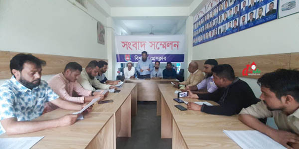 লিখিত বক্তব্য পাঠ করছেন ছাব্বির আহমদ