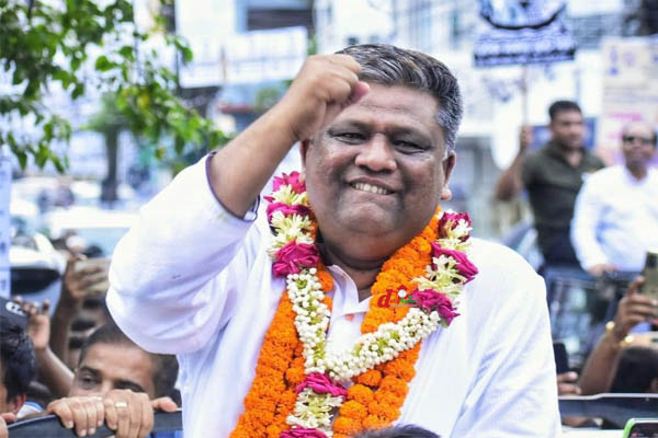 ছবি আনোয়ারুজ্জামান